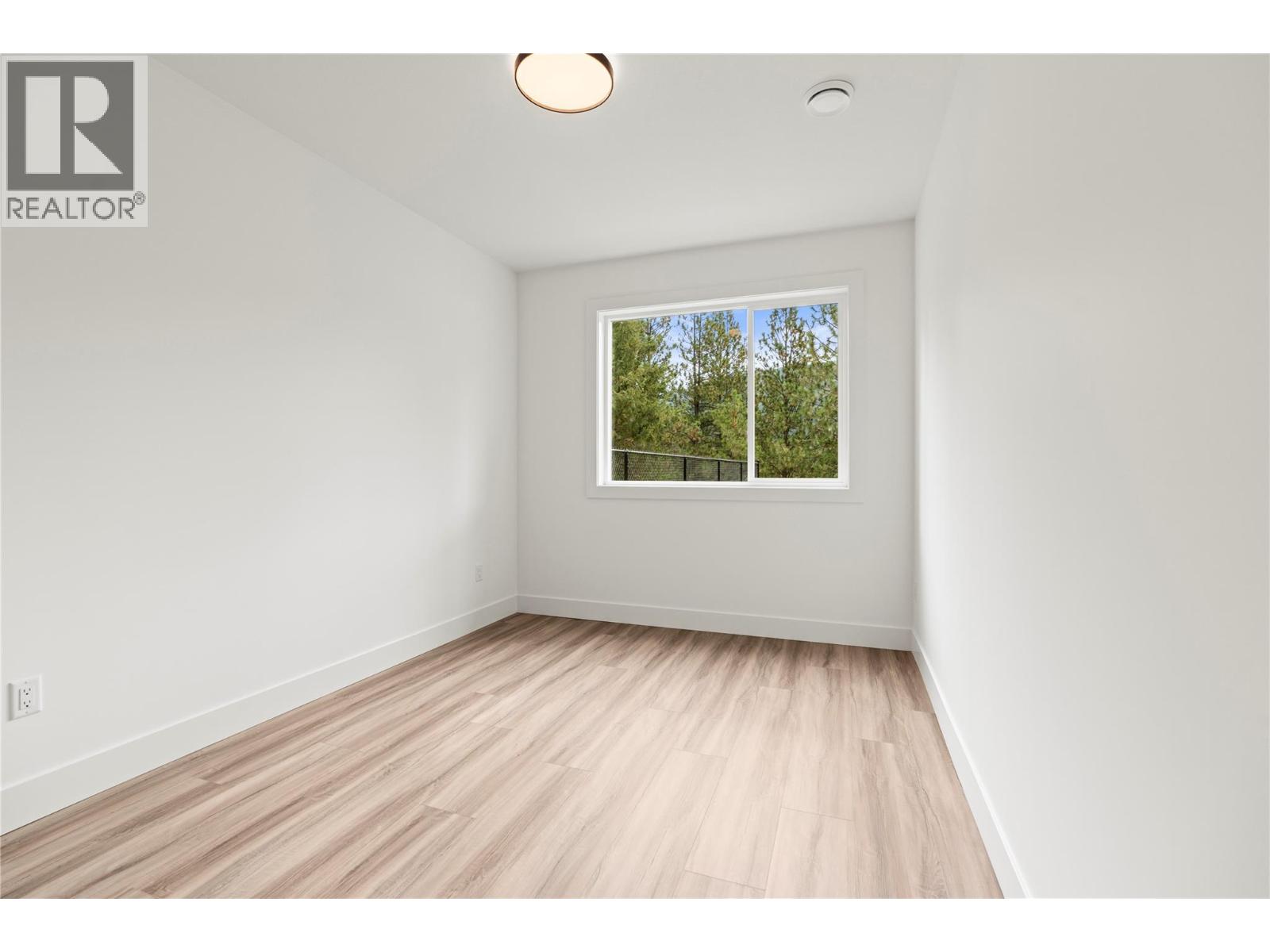7060 Manning Place, Vernon, British Columbia  V1B 0B6 - Photo 30 - 10396855