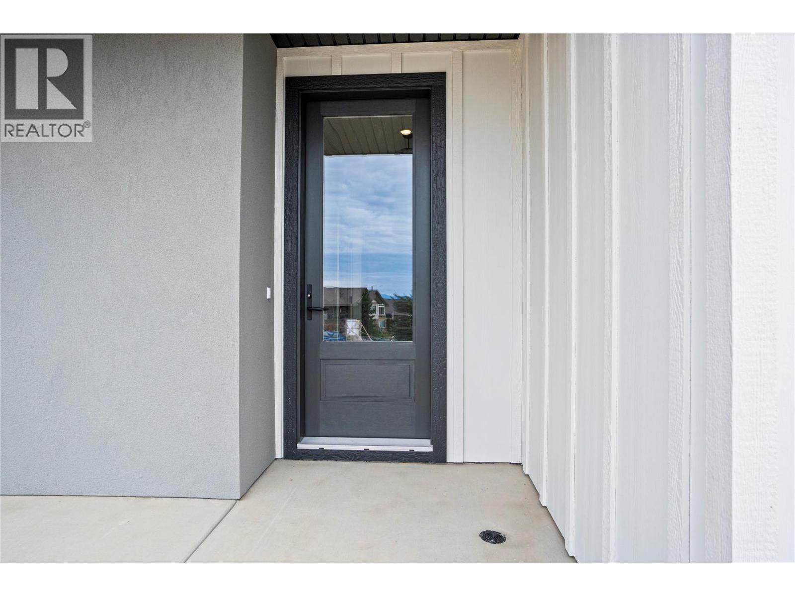 7060 Manning Place, Vernon, British Columbia  V1B 0B6 - Photo 33 - 10396855