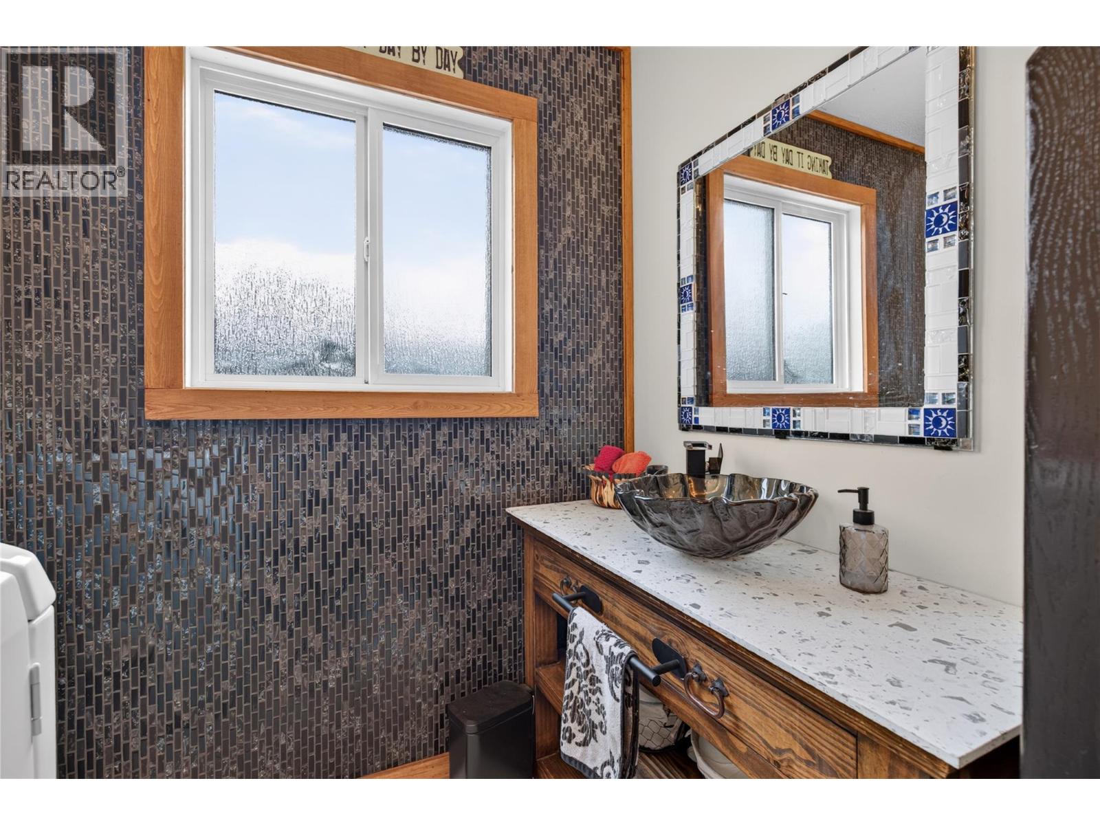 6415 Glendora Way, Coldstream, British Columbia  V1B 3G5 - Photo 45 - 10396752
