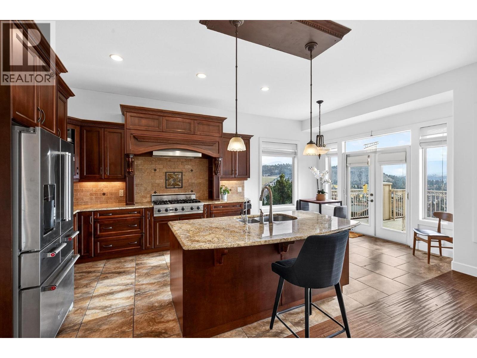 748 Traditions Crescent, Kelowna, British Columbia  V1V 2Y2 - Photo 10 - 10396893