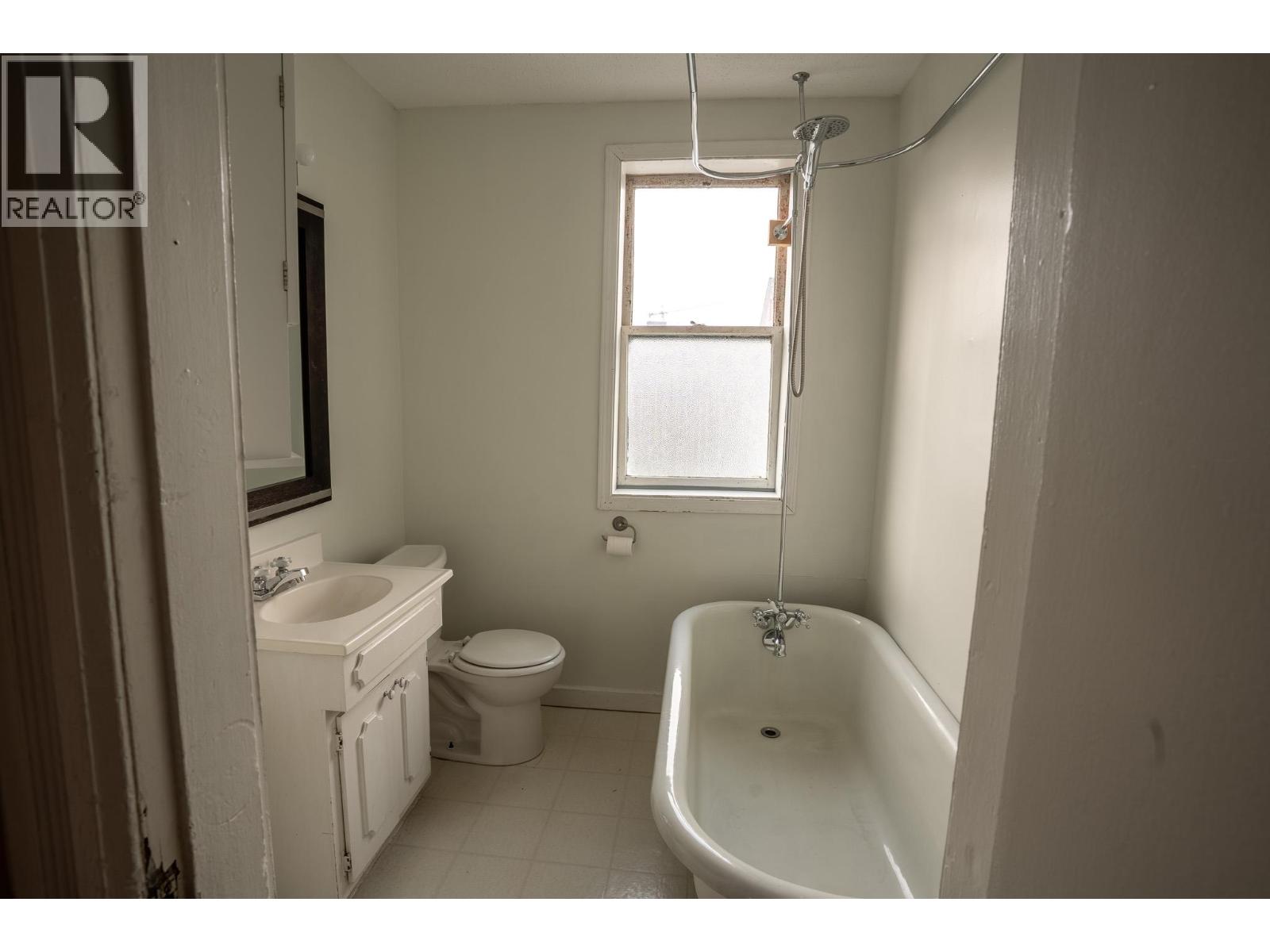 32 Battle Street W, Kamloops, British Columbia  V2C 1G6 - Photo 6 - 10396918
