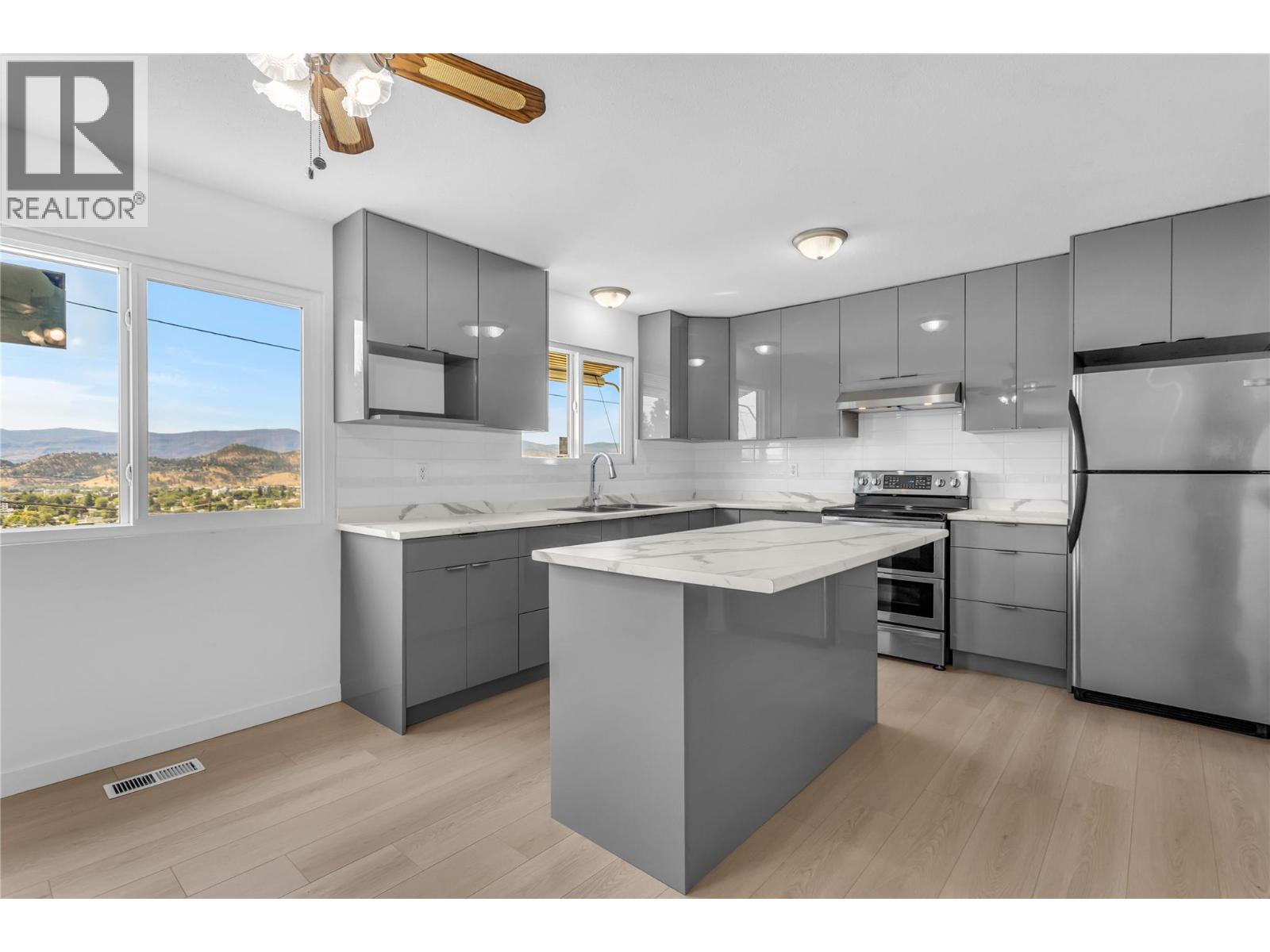 864 Mckenzie Road, Kelowna, British Columbia  V1X 2B3 - Photo 3 - 10396845