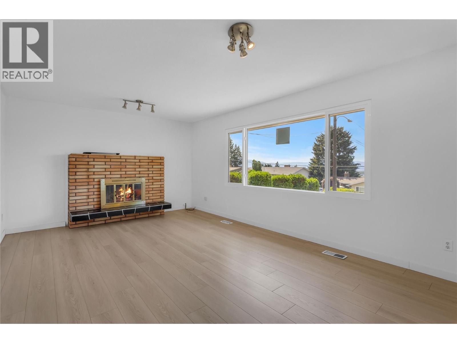 864 Mckenzie Road, Kelowna, British Columbia  V1X 2B3 - Photo 7 - 10396845