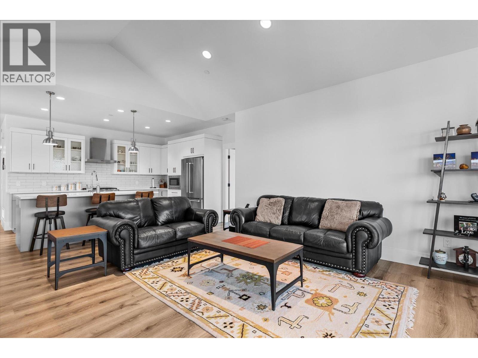 185 Diamond Way, Vernon, British Columbia  V1H 0A2 - Photo 17 - 10396877