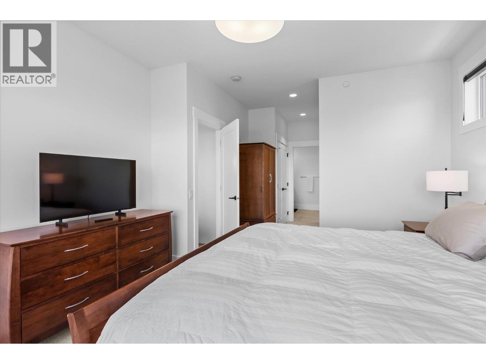 185 Diamond Way, Vernon, British Columbia  V1H 0A2 - Photo 23 - 10396877
