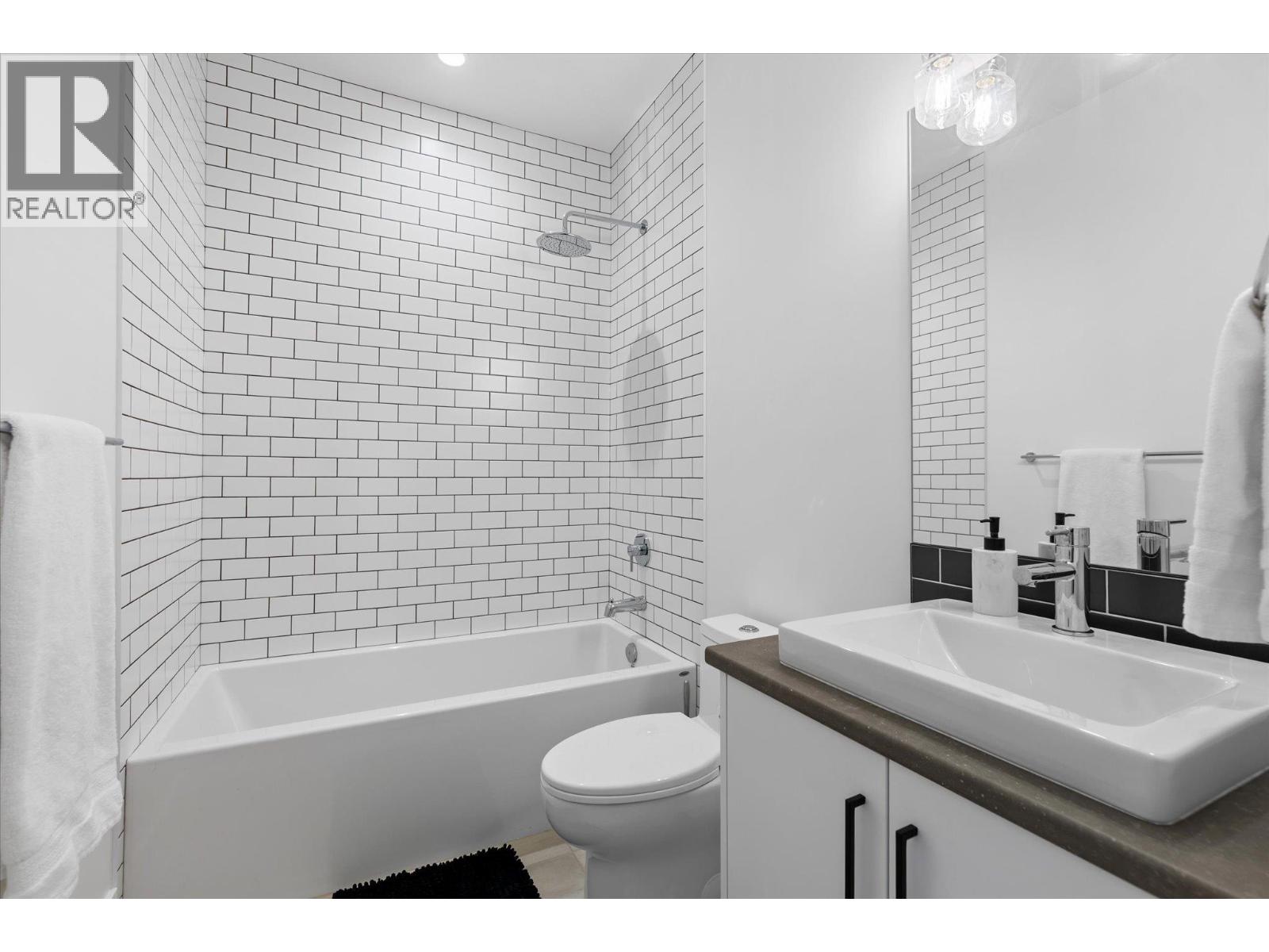 185 Diamond Way, Vernon, British Columbia  V1H 0A2 - Photo 28 - 10396877