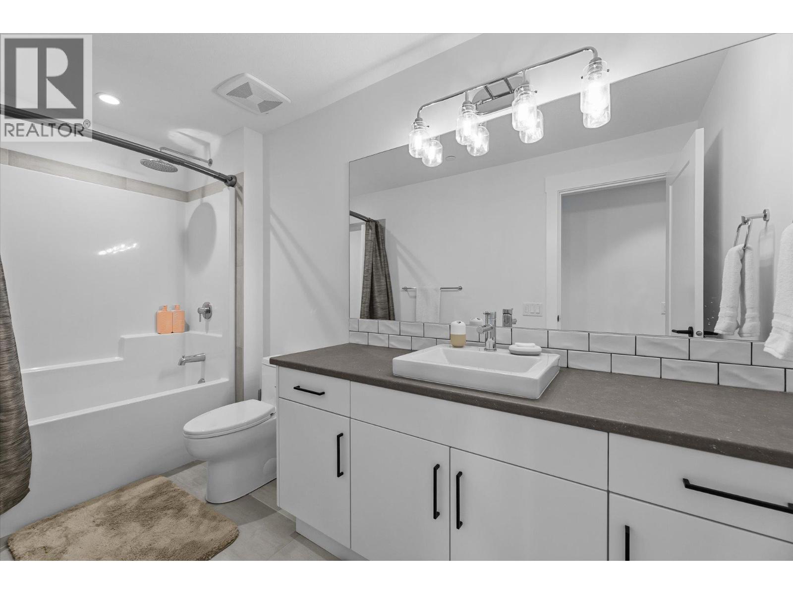 185 Diamond Way, Vernon, British Columbia  V1H 0A2 - Photo 37 - 10396877