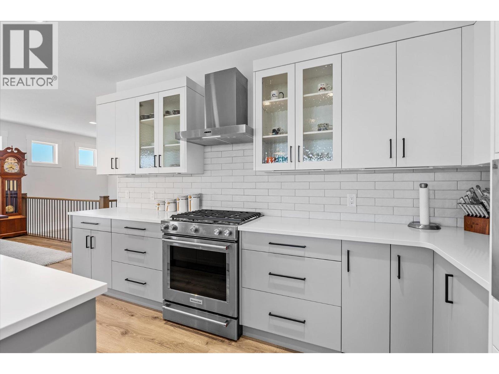 185 Diamond Way, Vernon, British Columbia  V1H 0A2 - Photo 7 - 10396877