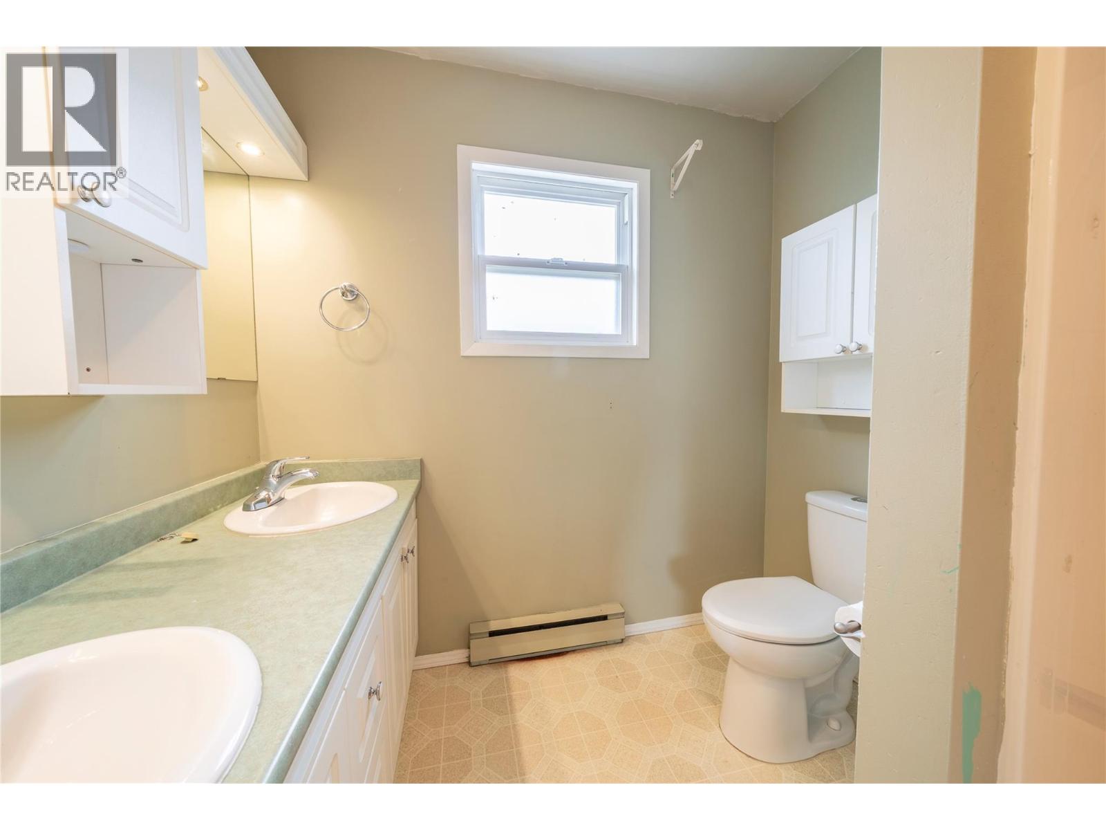 2270 Greenfield Avenue, Kamloops, British Columbia  V2B 4P3 - Photo 17 - 10396768
