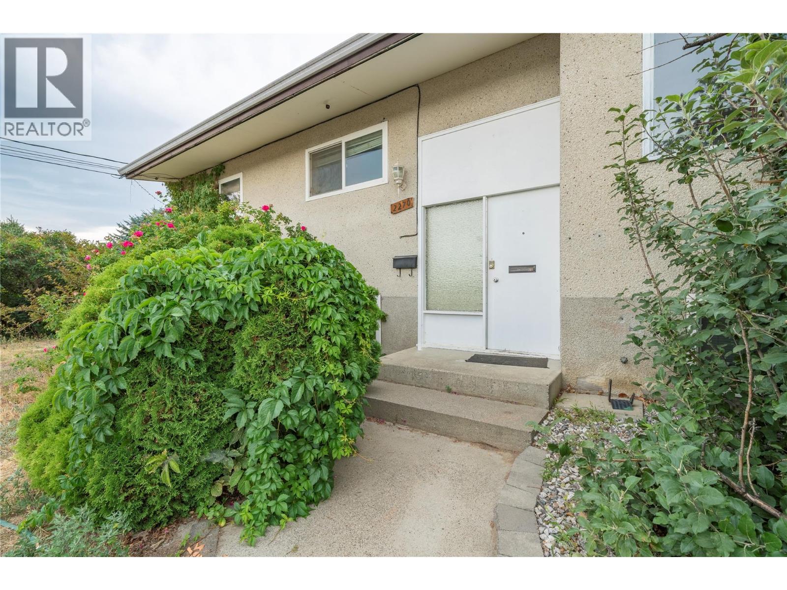 2270 Greenfield Avenue, Kamloops, British Columbia  V2B 4P3 - Photo 2 - 10396768