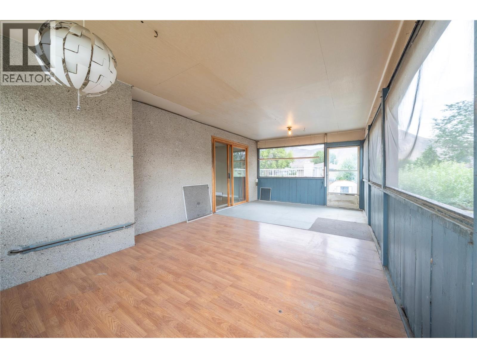 2270 Greenfield Avenue, Kamloops, British Columbia  V2B 4P3 - Photo 20 - 10396768