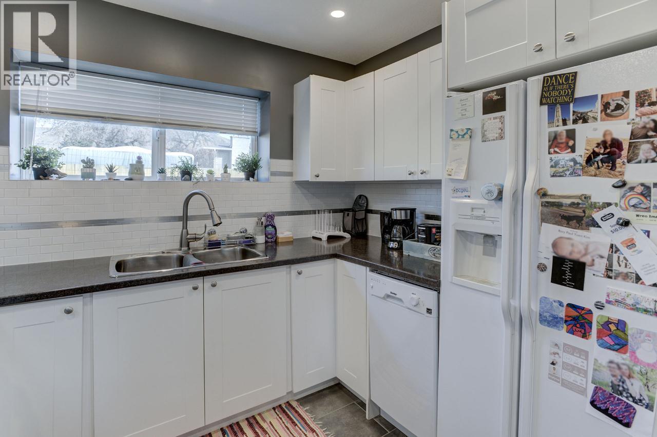 2270 Greenfield Avenue, Kamloops, British Columbia  V2B 4P3 - Photo 24 - 10396768