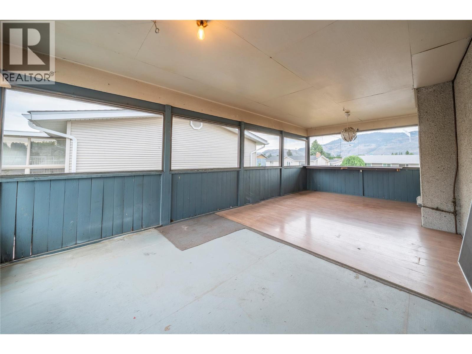 2270 Greenfield Avenue, Kamloops, British Columbia  V2B 4P3 - Photo 40 - 10396768