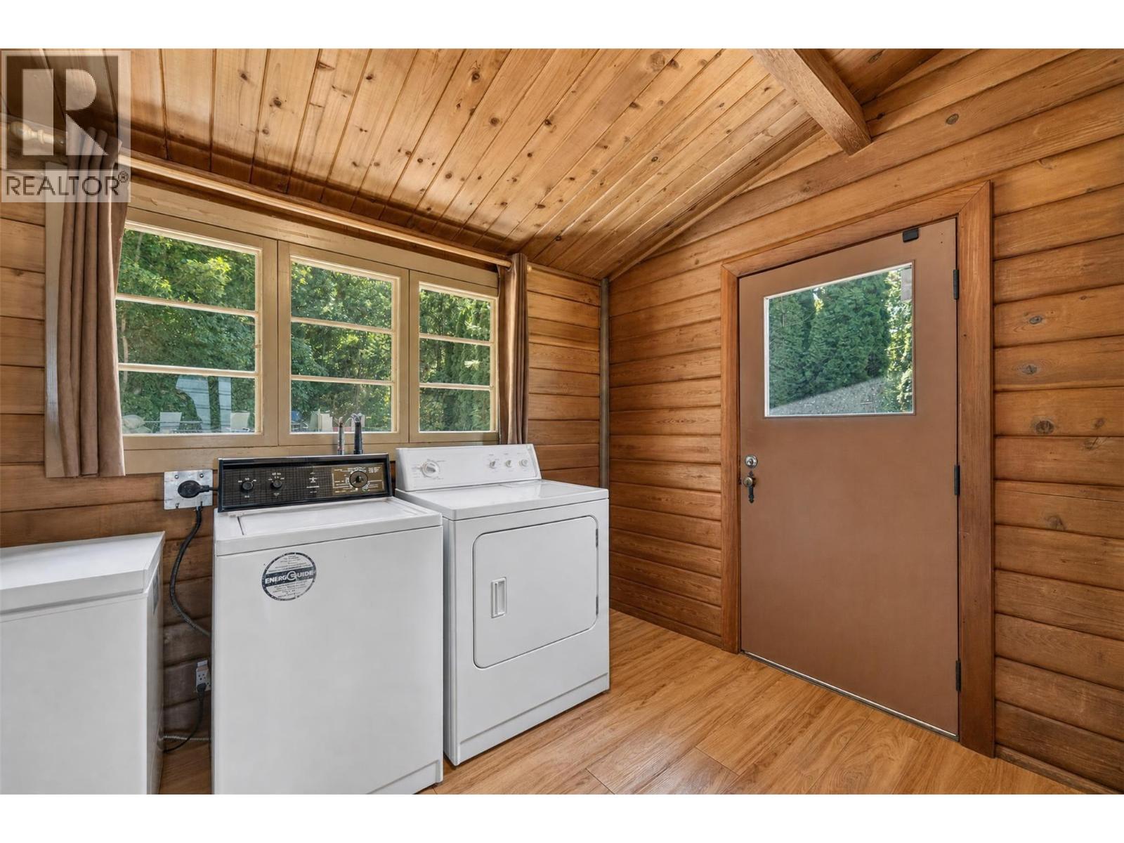 1260 16 Street Ne, Salmon Arm, British Columbia  V1E 2V1 - Photo 25 - 10396903