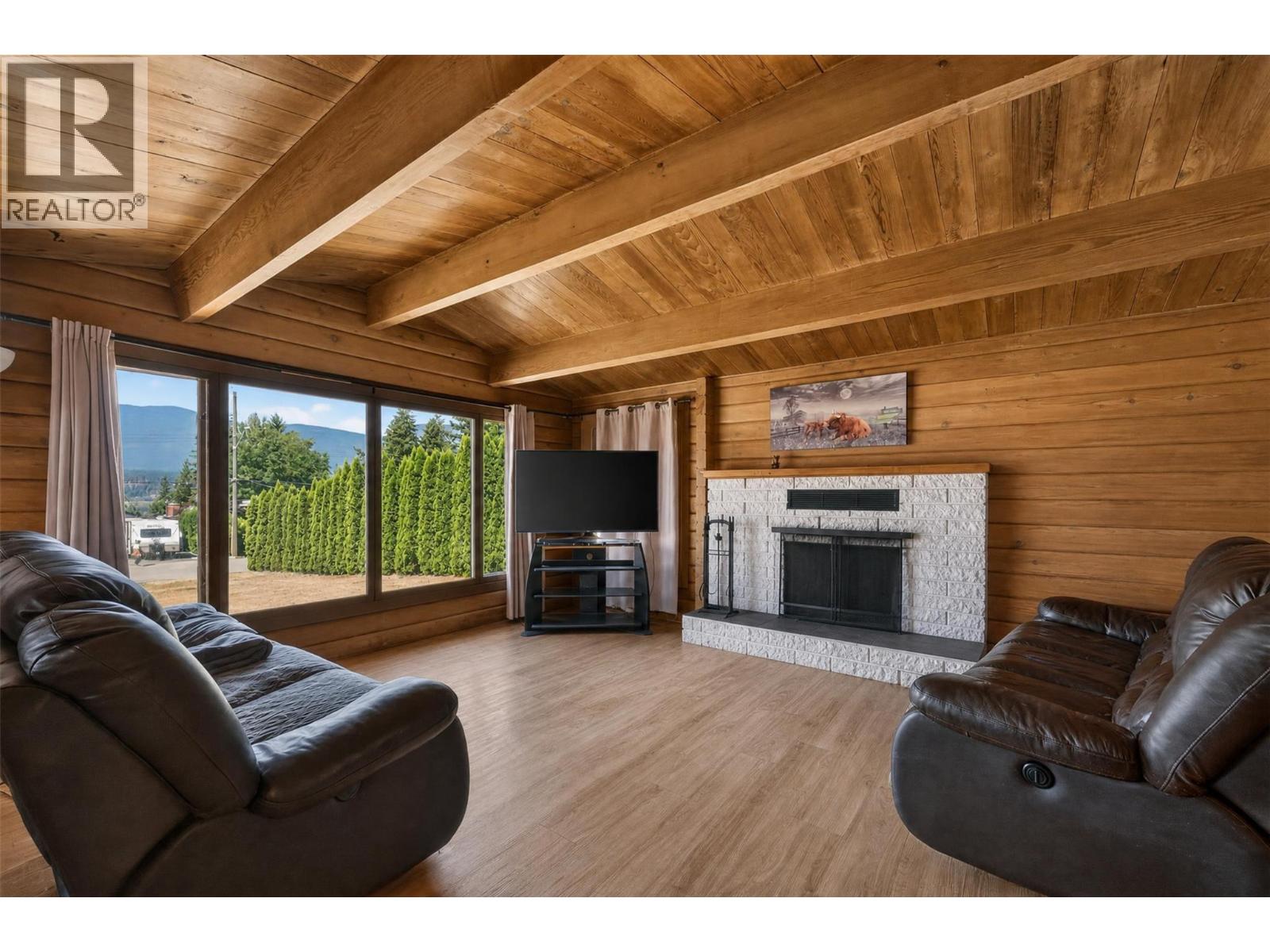 1260 16 Street Ne, Salmon Arm, British Columbia  V1E 2V1 - Photo 9 - 10396903