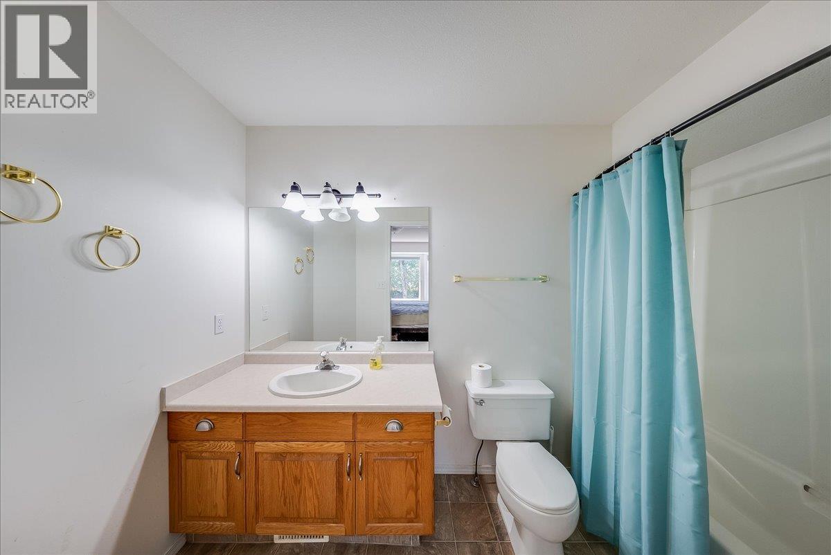 2507 Columbia Avenue, Castlegar, British Columbia  V1N 2X4 - Photo 25 - 10396809
