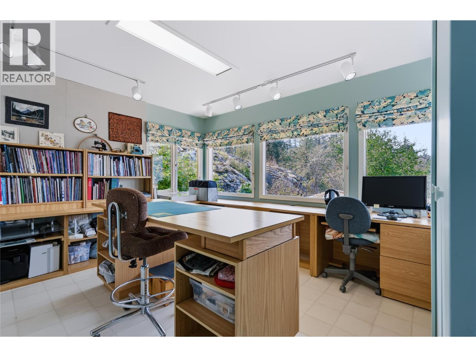 3954 Valleyview Road, Penticton, British Columbia  V2A 8V8 - Photo 14 - 10395729