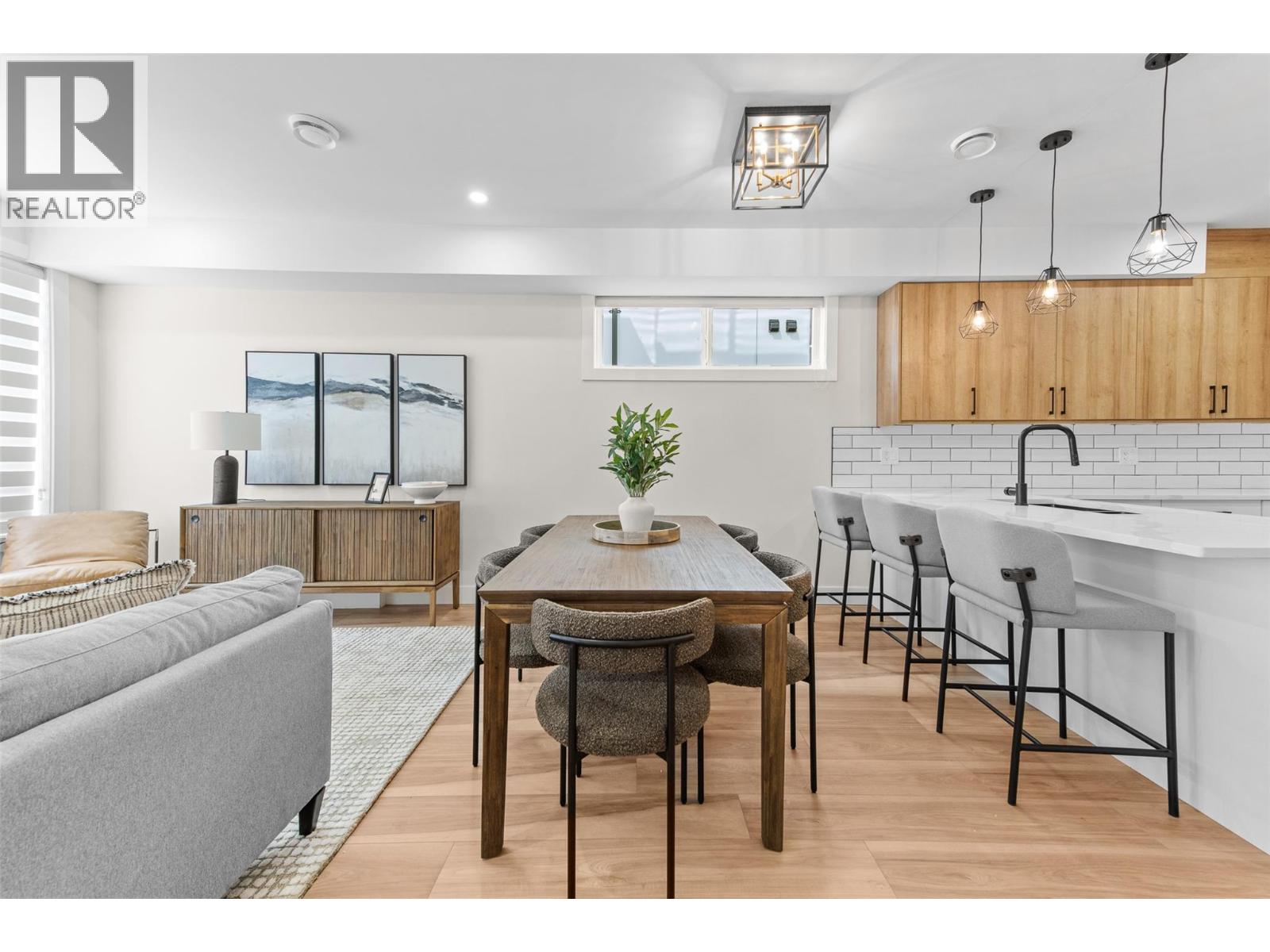 1034 Martin Avenue Unit# 3, Kelowna, British Columbia  V1Y 6V5 - Photo 3 - 10396710