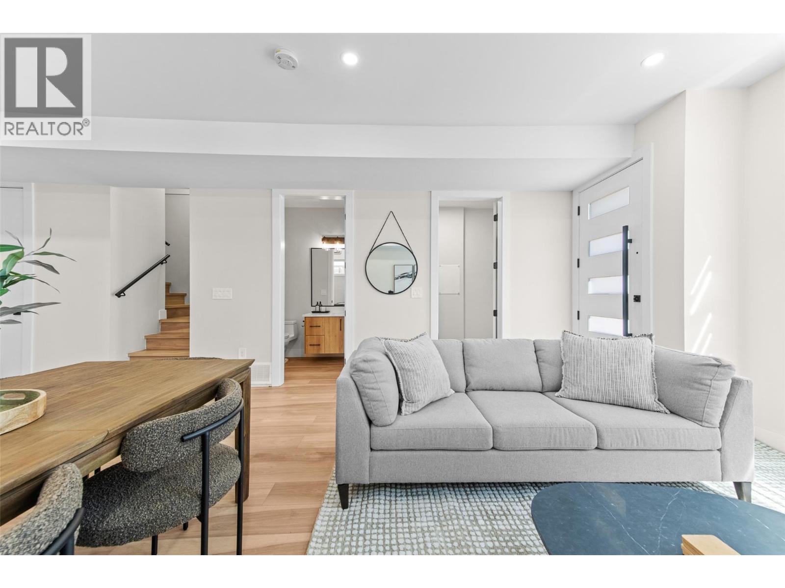 1034 Martin Avenue Unit# 1, Kelowna, British Columbia  V1Y 6V5 - Photo 4 - 10396708