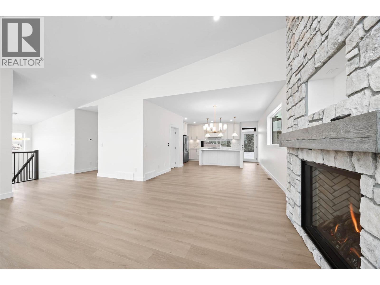 1294 Brechin Place, Kamloops, British Columbia  V1S 0G3 - Photo 4 - 10396578