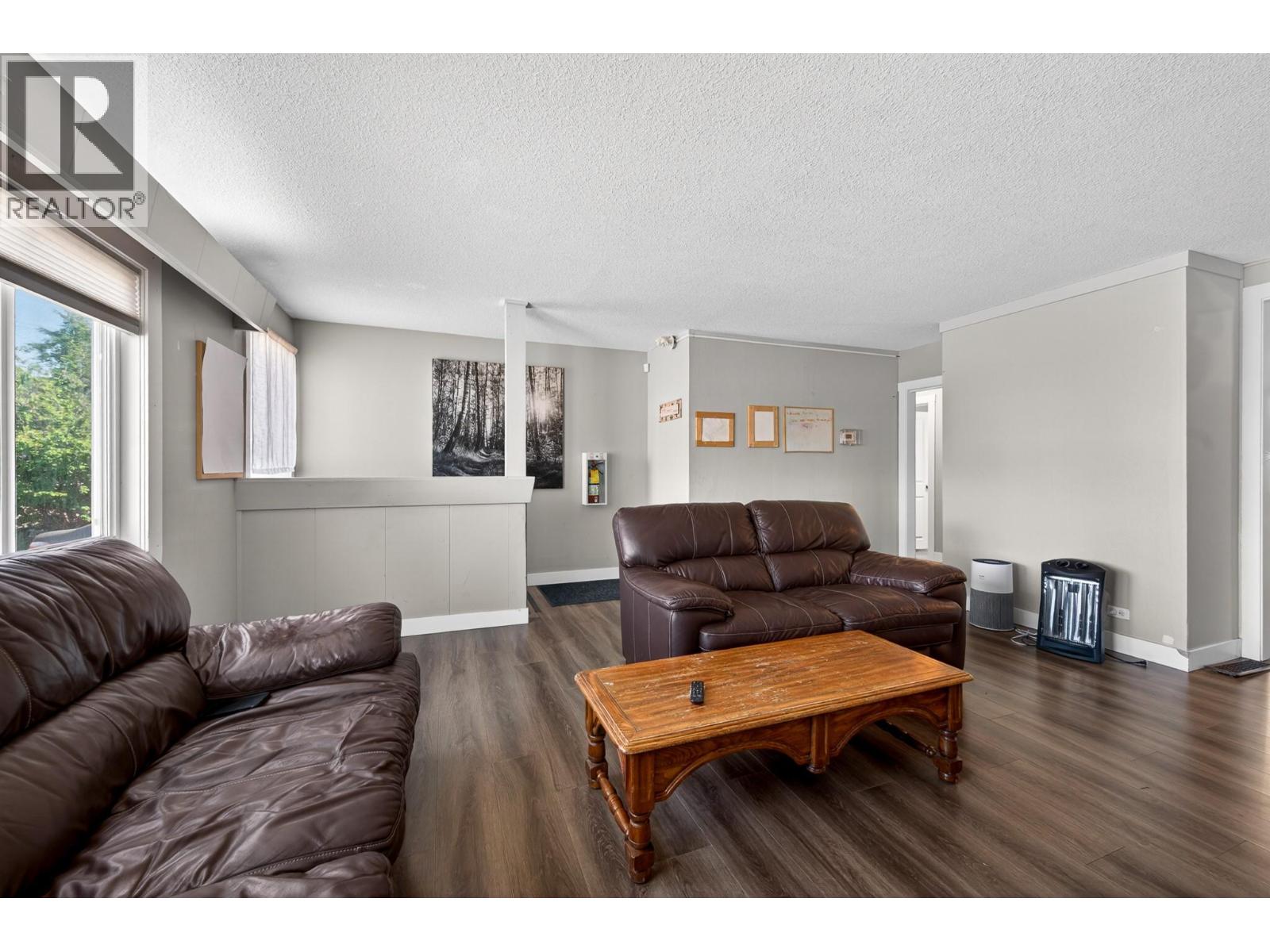 569 Fortune Drive, Kamloops, British Columbia  V2B 2J8 - Photo 4 - 10396585