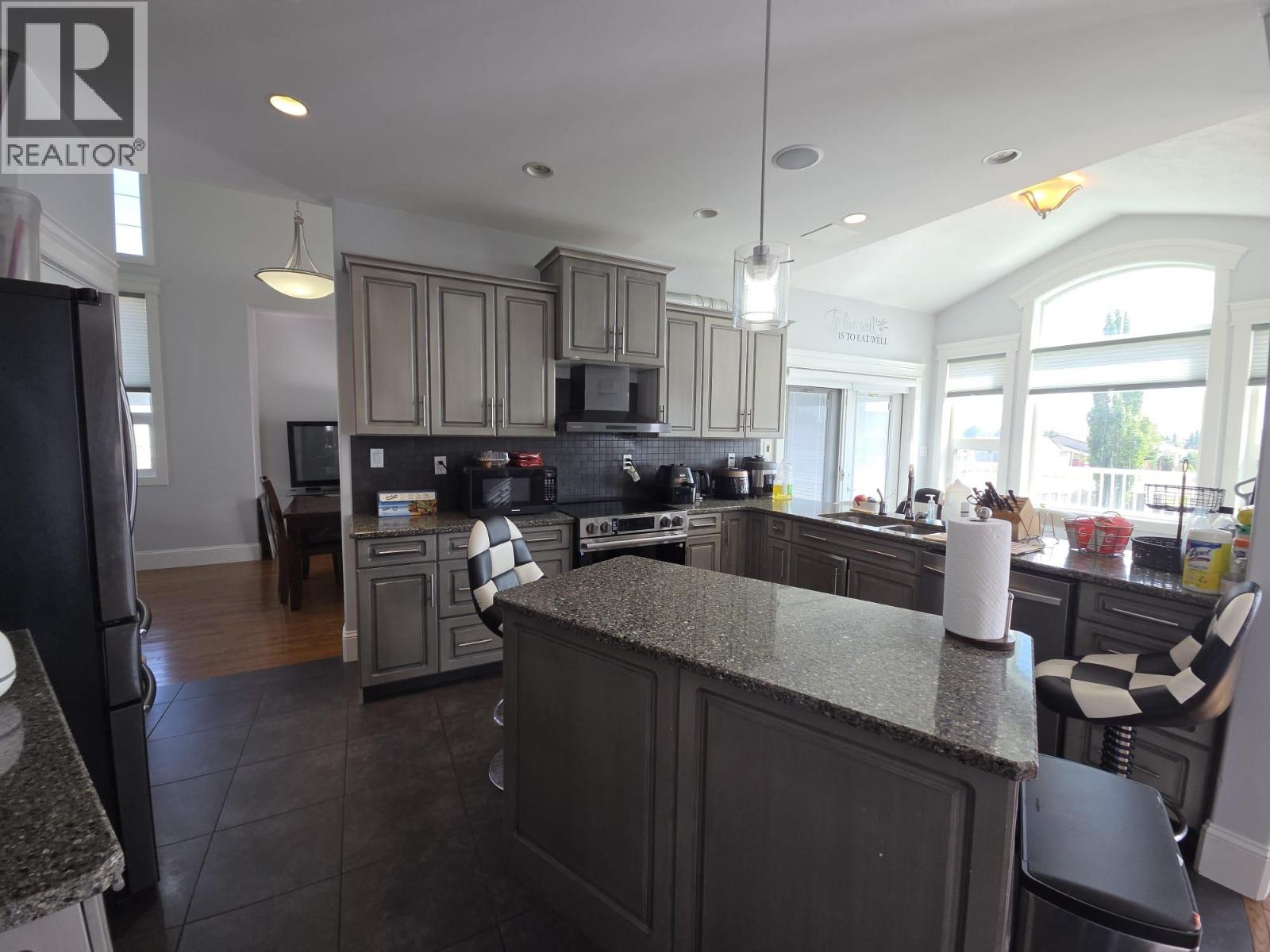 901 89 Avenue, Dawson Creek, British Columbia  V1G 0A8 - Photo 13 - 10397014