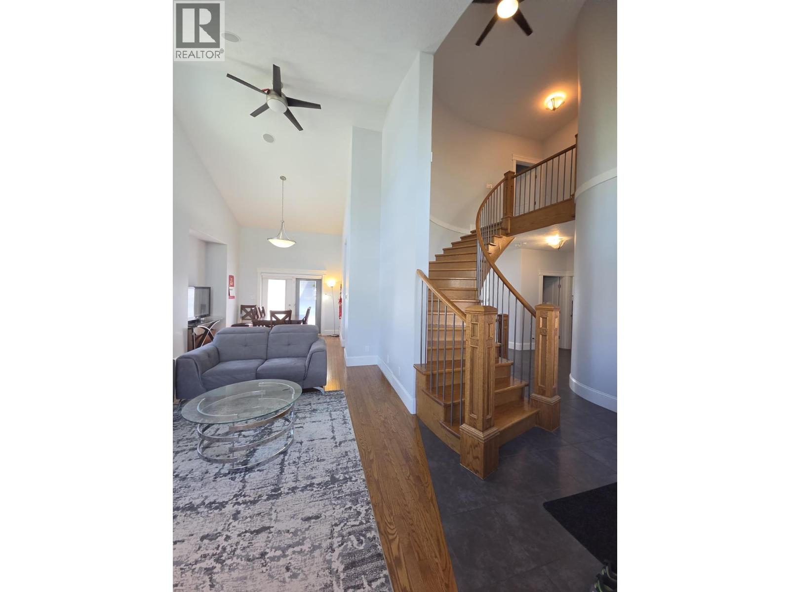 901 89 Avenue, Dawson Creek, British Columbia  V1G 0A8 - Photo 3 - 10397014