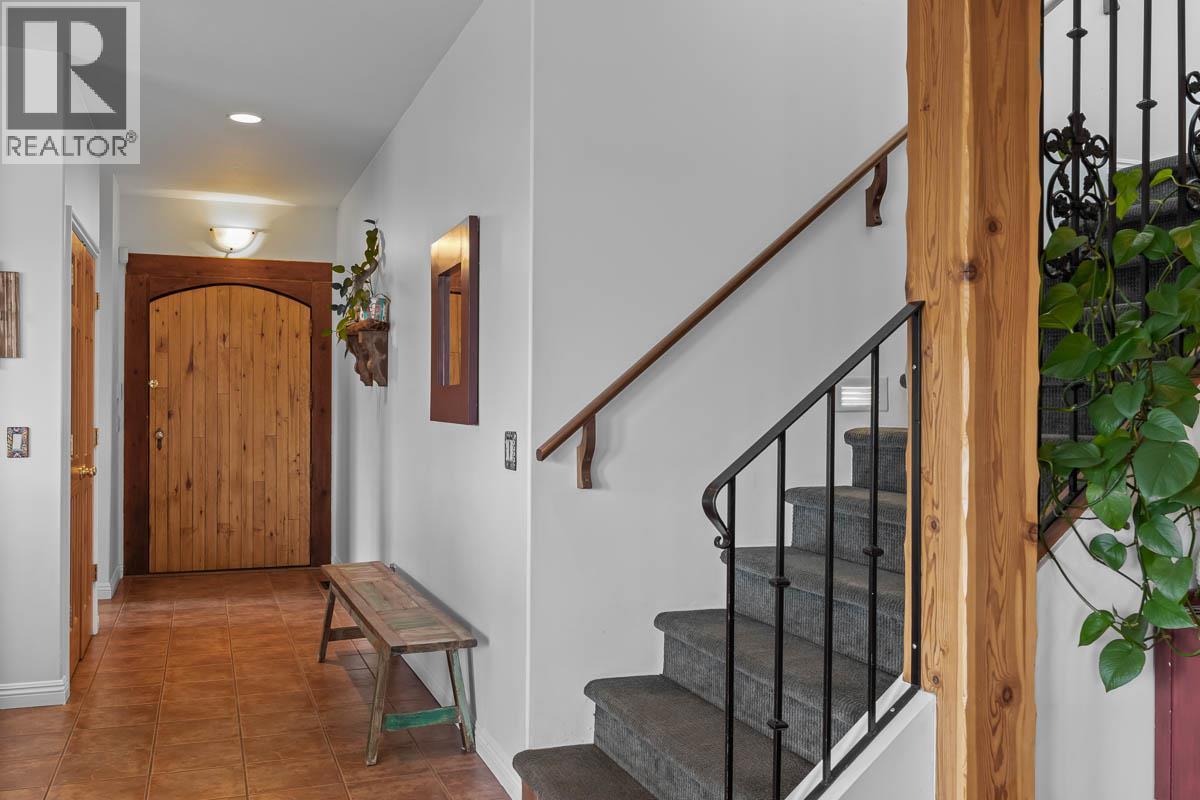 1828 Norview Place, Kamloops, British Columbia  V2B 8L8 - Photo 7 - 10396908