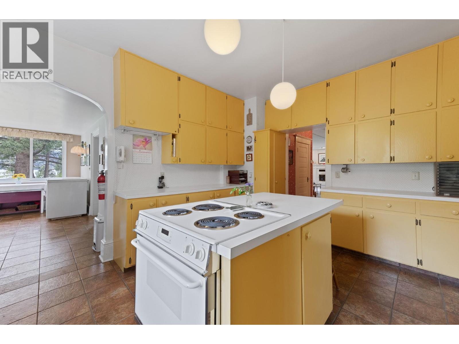 4852-4858 Lakeshore Road, Kelowna, British Columbia  V1W 4H7 - Photo 19 - 10397006