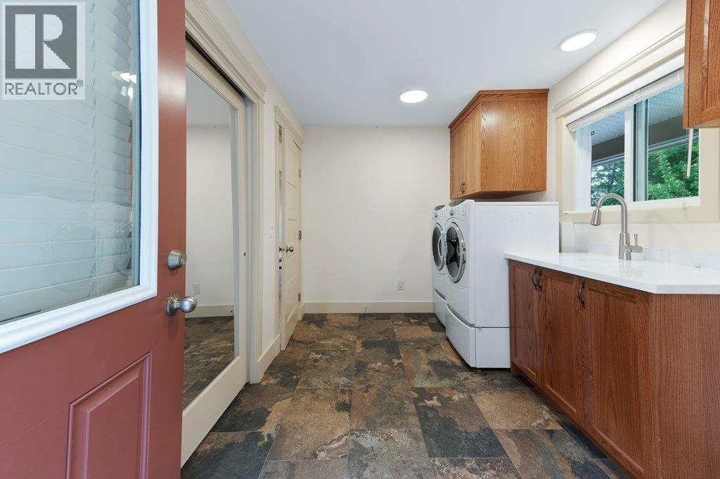 4852-4858 Lakeshore Road, Kelowna, British Columbia  V1W 4H7 - Photo 42 - 10397006