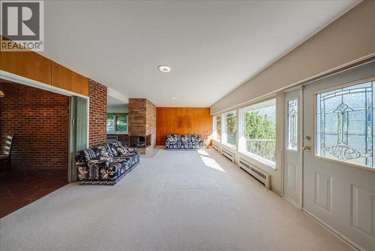 20 Hazlewood Drive, Trail, British Columbia  V1R 1E4 - Photo 4 - 10396937