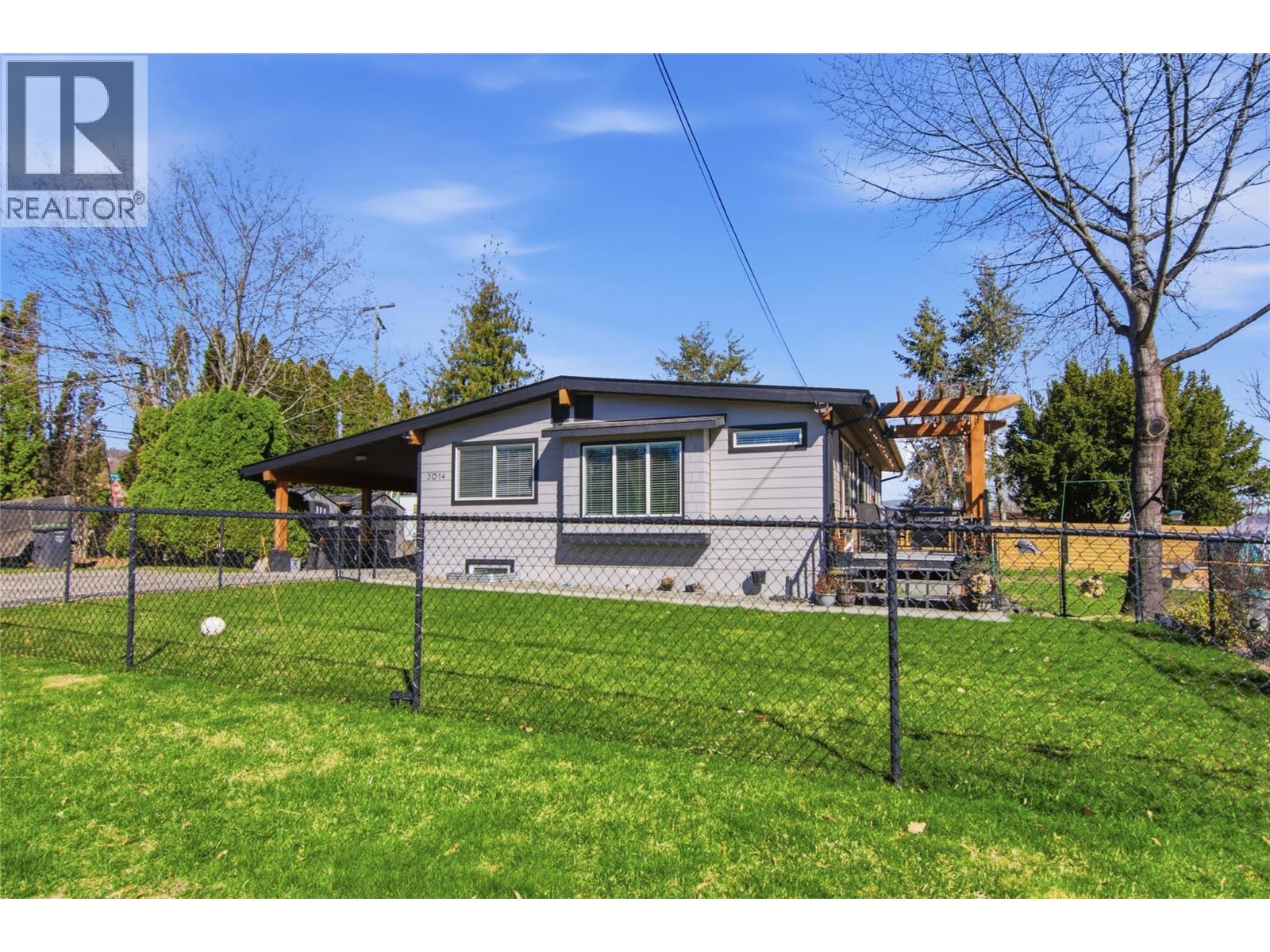 3014 Harwood Road, Lake Country, British Columbia  V4V 1M7 - Photo 2 - 10396904
