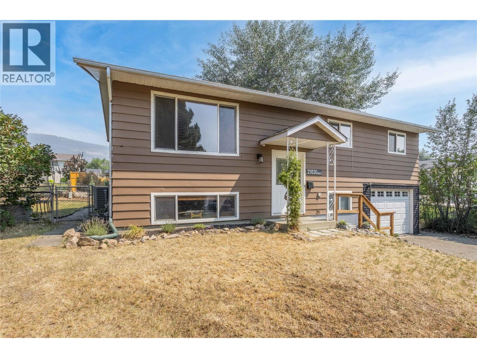 2103 12 Street, Vernon, British Columbia  V1T 3S5 - Photo 3 - 10396644