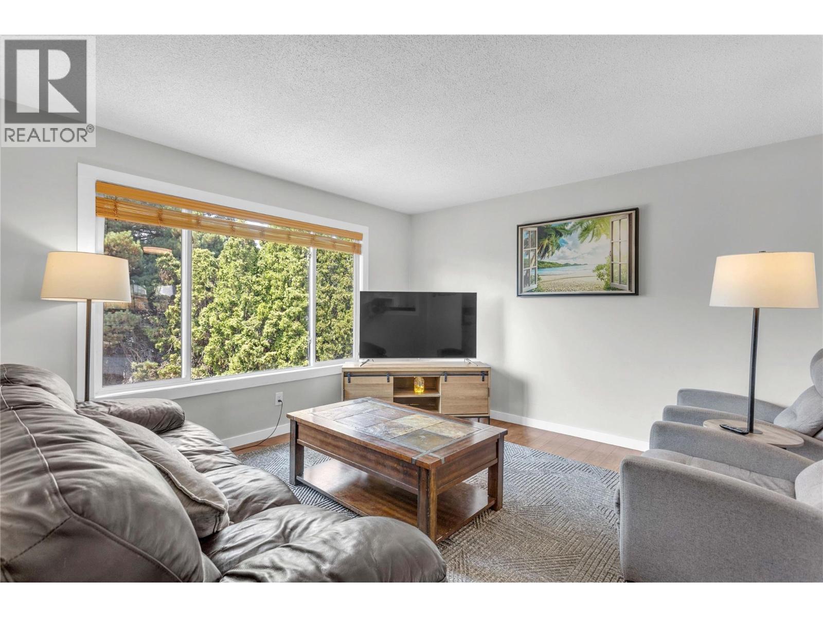 2103 12 Street, Vernon, British Columbia  V1T 3S5 - Photo 5 - 10396644