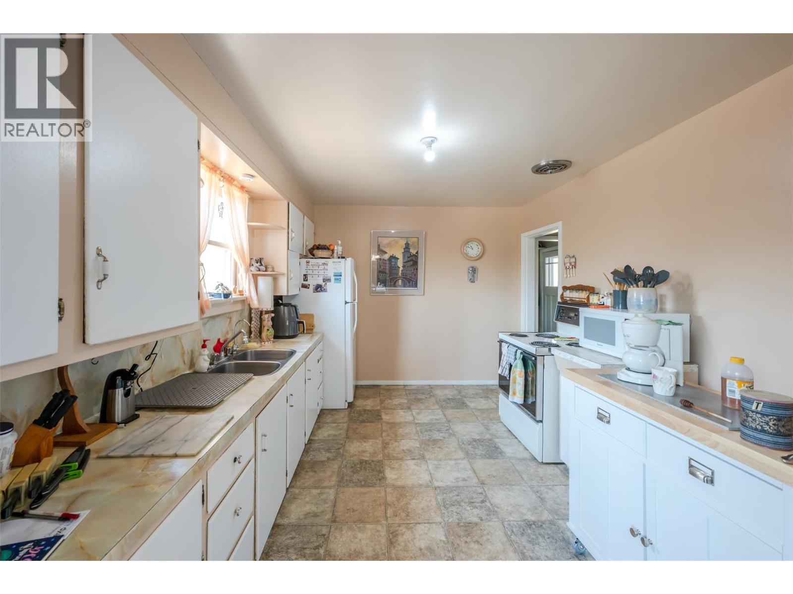 6802 89th Street, Osoyoos, British Columbia  V0H 1V1 - Photo 14 - 10396860