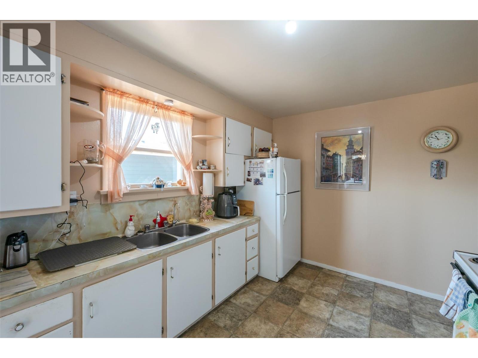 6802 89th Street, Osoyoos, British Columbia  V0H 1V1 - Photo 16 - 10396860