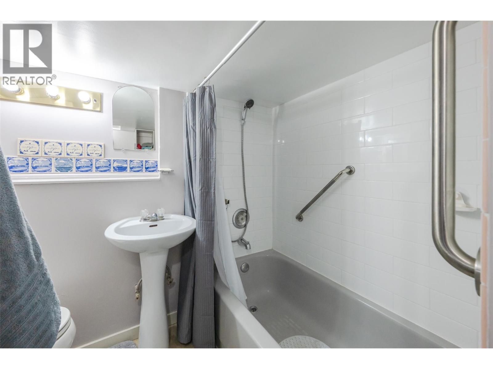 6802 89th Street, Osoyoos, British Columbia  V0H 1V1 - Photo 40 - 10396860