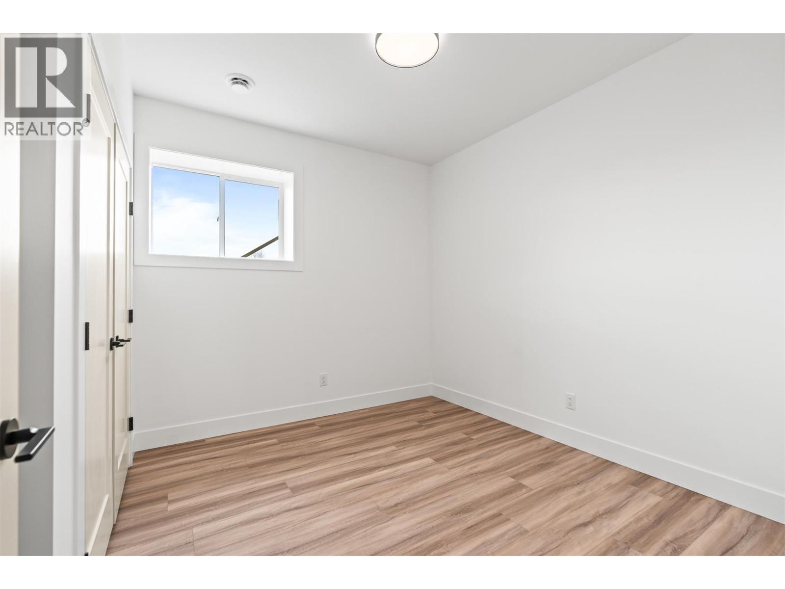 7005 Manning Place, Vernon, British Columbia  V1B 0B6 - Photo 12 - 10396995