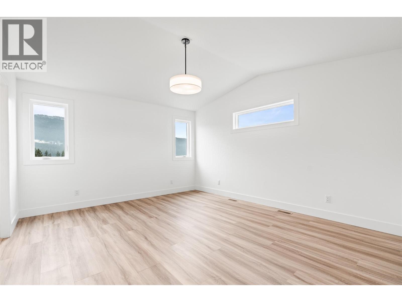 7005 Manning Place, Vernon, British Columbia  V1B 0B6 - Photo 26 - 10396995