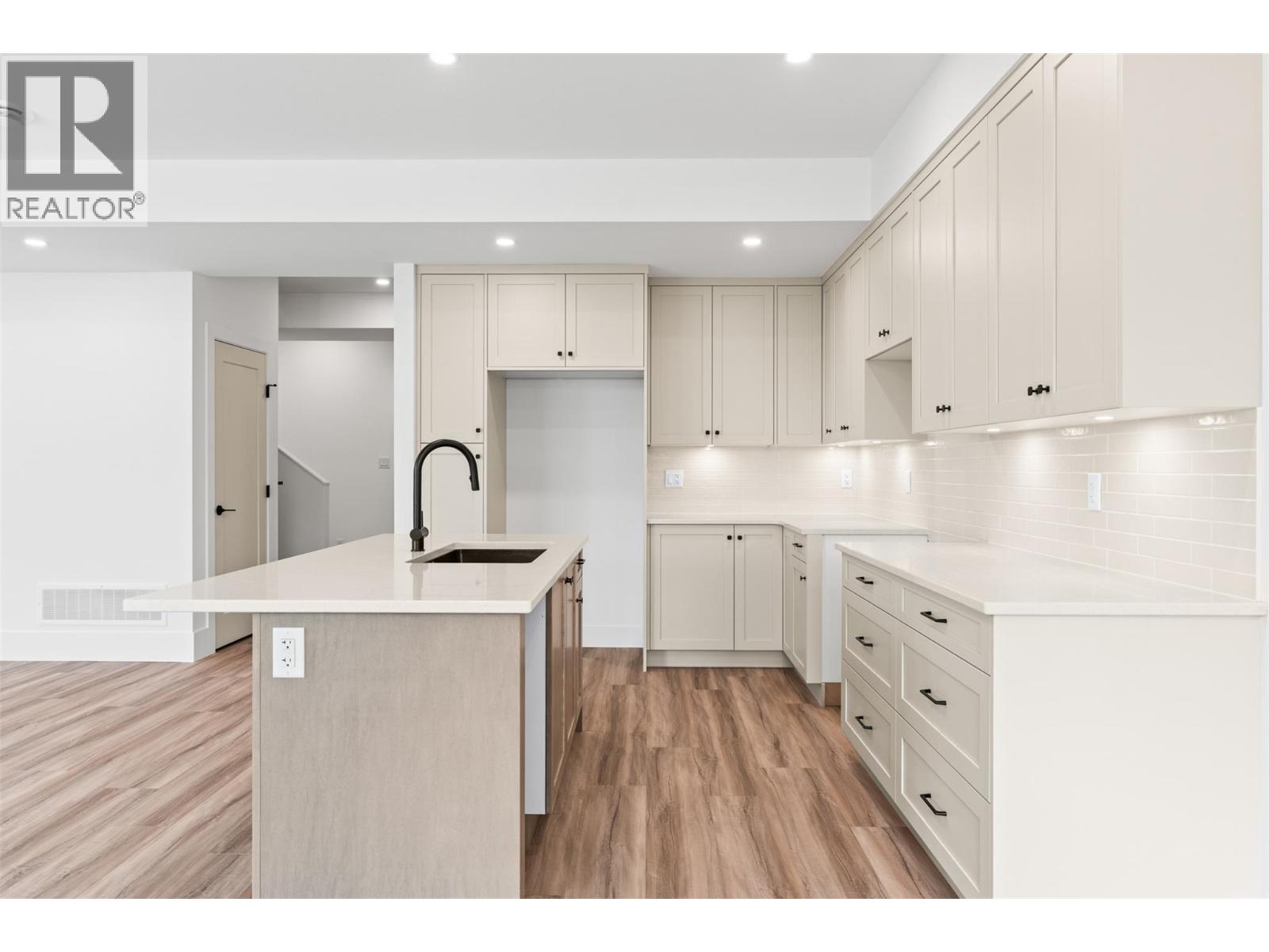 7005 Manning Place, Vernon, British Columbia  V1B 0B6 - Photo 40 - 10396995