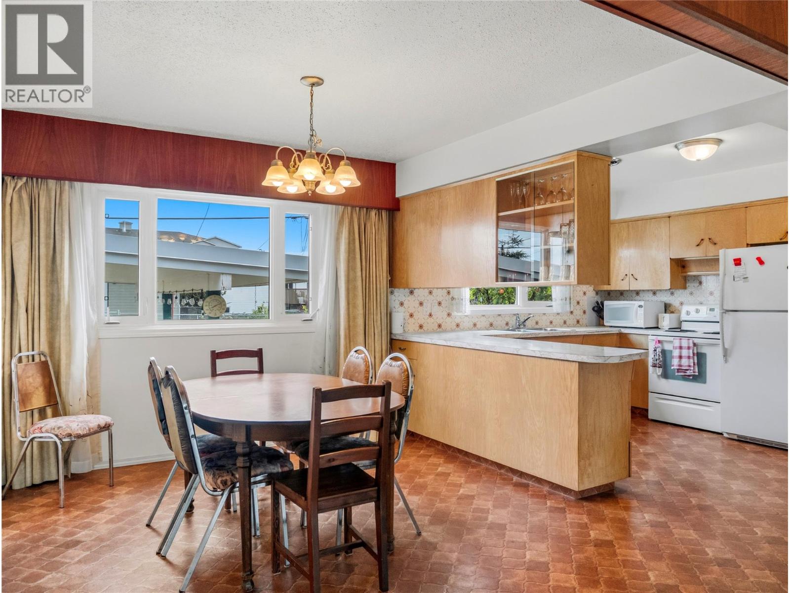 1513 108 Avenue, Dawson Creek, British Columbia  V1G 2T5 - Photo 2 - 10397066