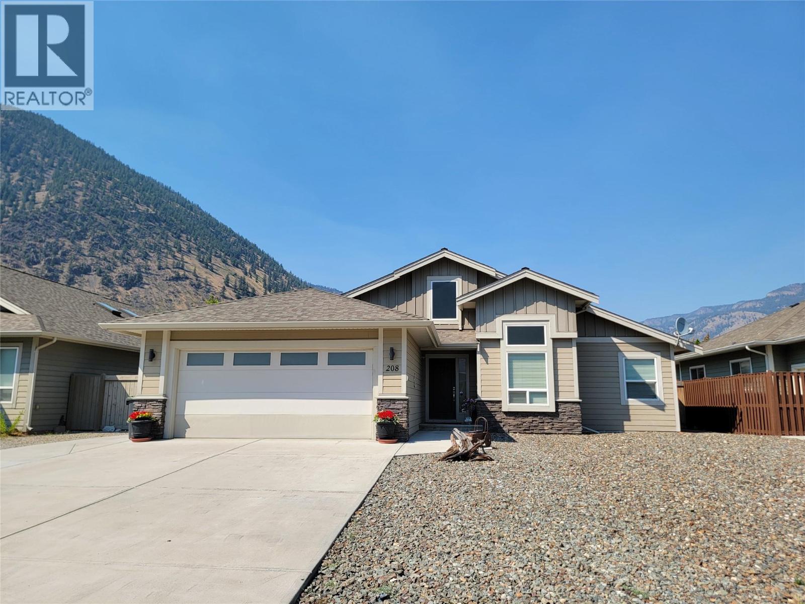 208 K-View Crescent, Keremeos, British Columbia  V0X 1N2 - Photo 1 - 10397091