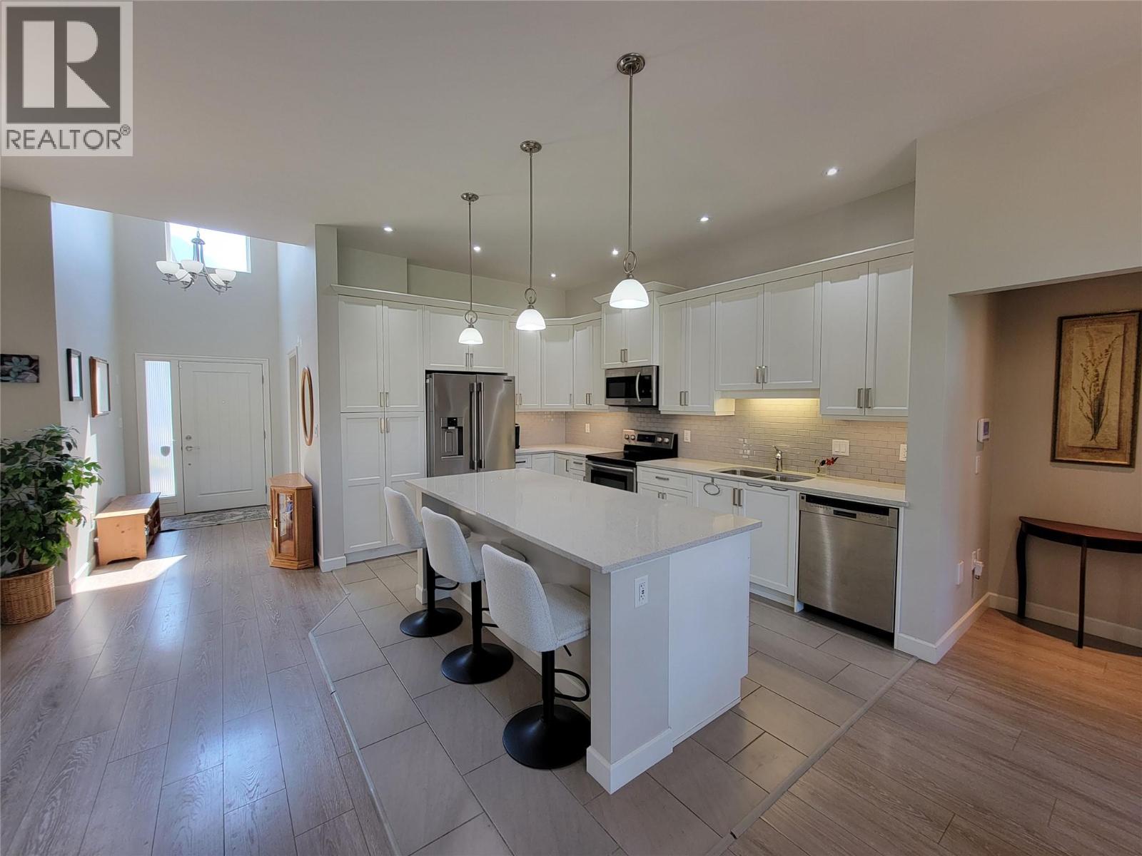 208 K-View Crescent, Keremeos, British Columbia  V0X 1N2 - Photo 8 - 10397091