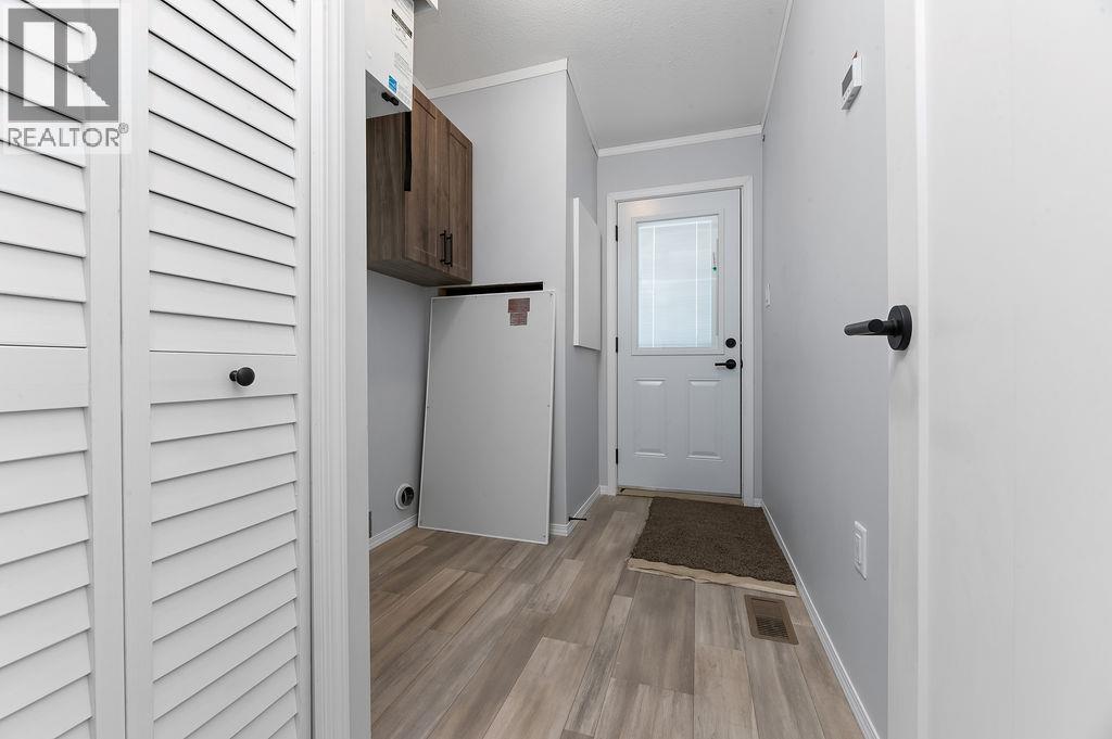 8948 Rundle Place, Canal Flats, British Columbia  V0B 1B0 - Photo 15 - 10396815