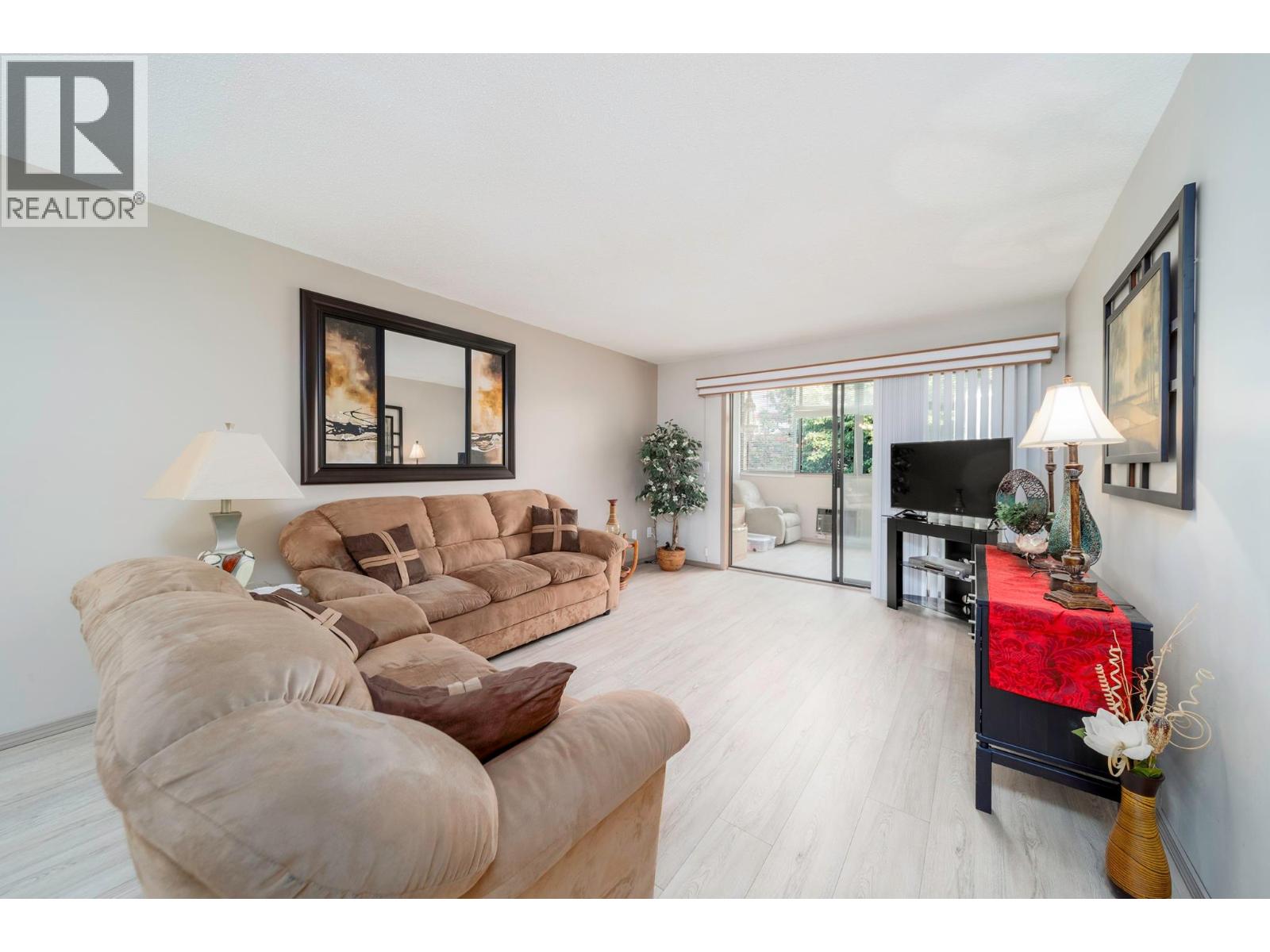 2085 Gordon Drive Unit# 211, Kelowna, British Columbia  V1Y 8S1 - Photo 3 - 10396781