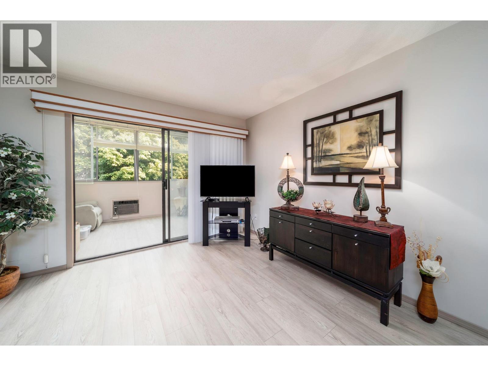 2085 Gordon Drive Unit# 211, Kelowna, British Columbia  V1Y 8S1 - Photo 4 - 10396781