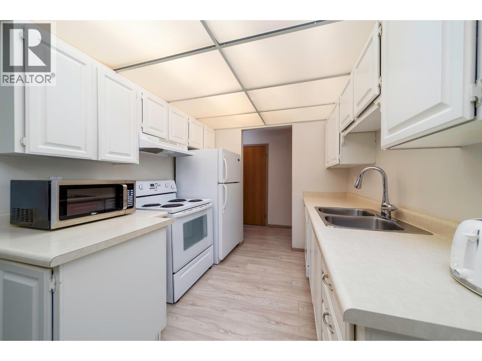 2085 Gordon Drive Unit# 211, Kelowna, British Columbia  V1Y 8S1 - Photo 9 - 10396781