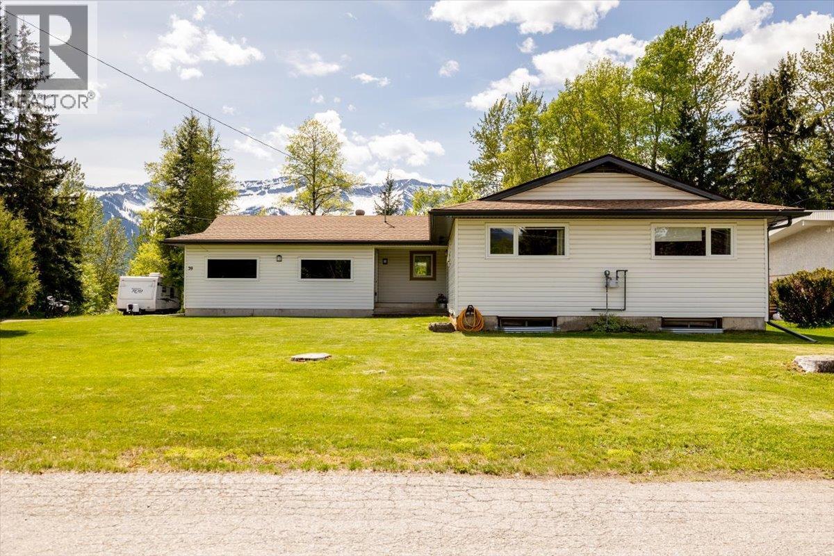 39 Elkview Drive, Fernie, British Columbia  V0B 1M3 - Photo 4 - 10397109
