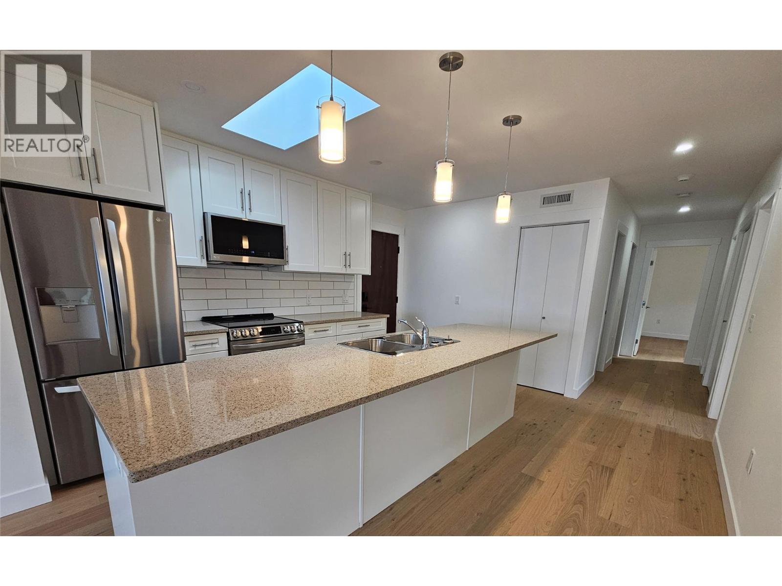 578 Lakeshore Drive Unit# 402, Penticton, British Columbia  V2A 1B9 - Photo 4 - 10397103