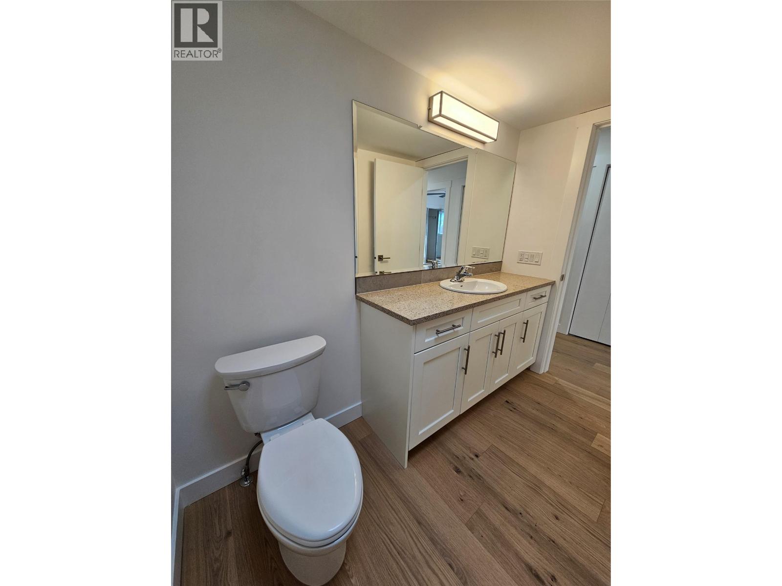 578 Lakeshore Drive Unit# 402, Penticton, British Columbia  V2A 1B9 - Photo 8 - 10397103